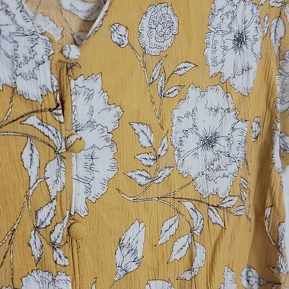 Yellow floral top   - Picture 5 of 6